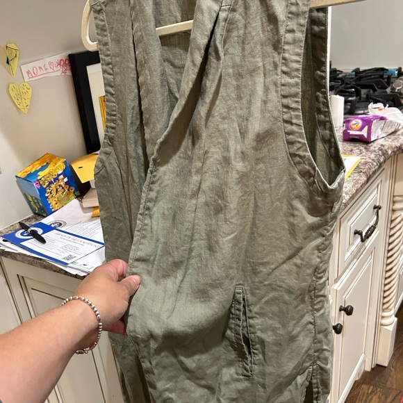 st. Tropez linen large lapel collar vest w pockets - Picture 4 of 6